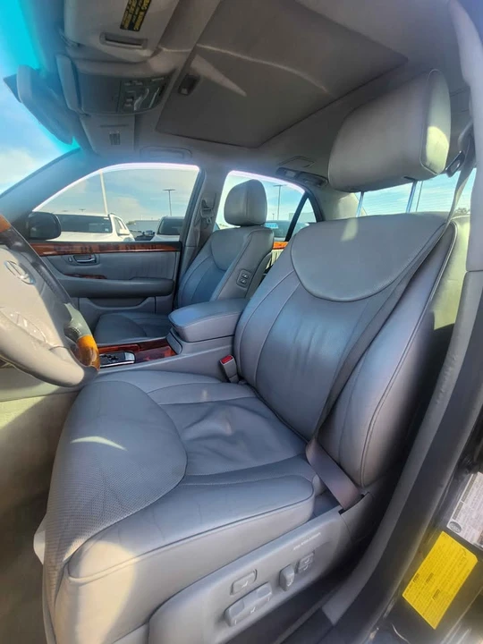 2005 Lexus LS 3rd Gen - Image 9 of 19