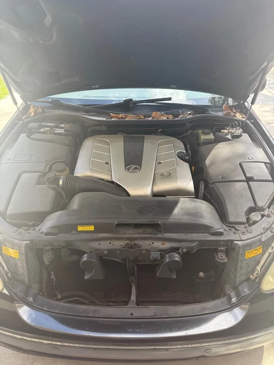 2005 Lexus LS 3rd Gen - Image 6 of 13