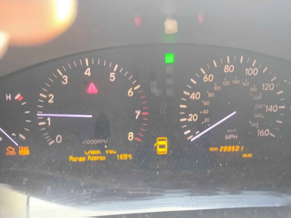 2005 Lexus LS 3rd Gen - Image 10 of 17