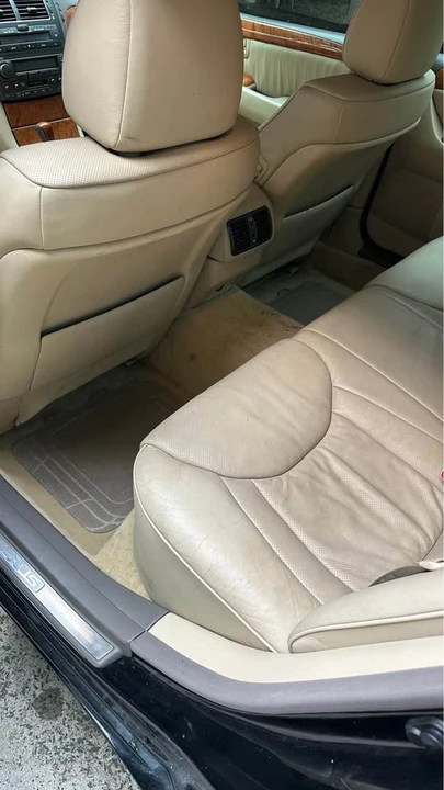 2005 Lexus LS 3rd Gen - Image 13 of 17