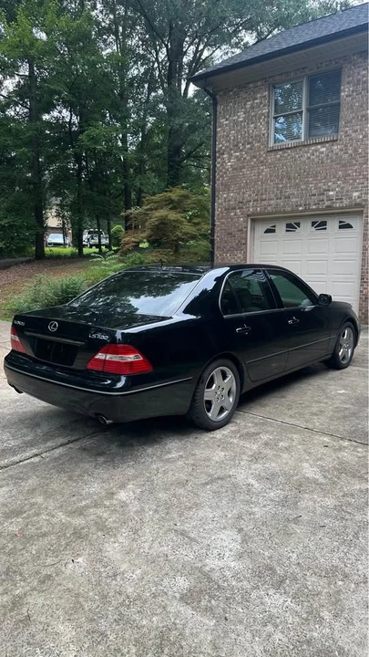 2005 Lexus LS 3rd Gen - Image 3 of 17