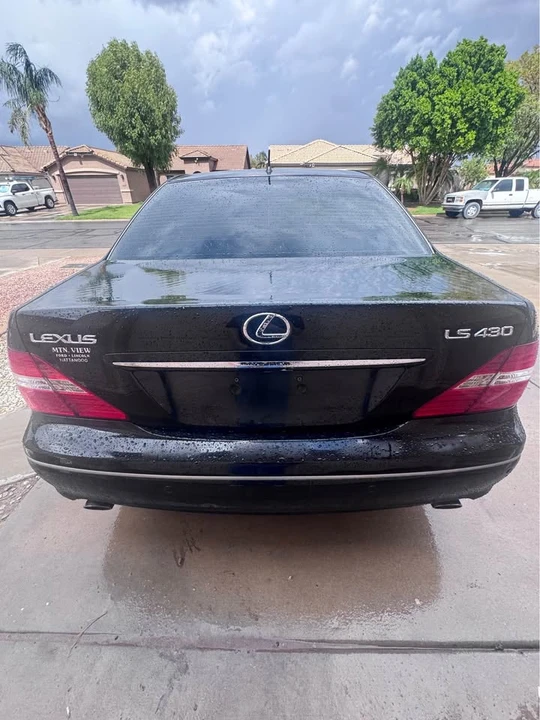2005 Lexus LS 3rd Gen - Image 2 of 4