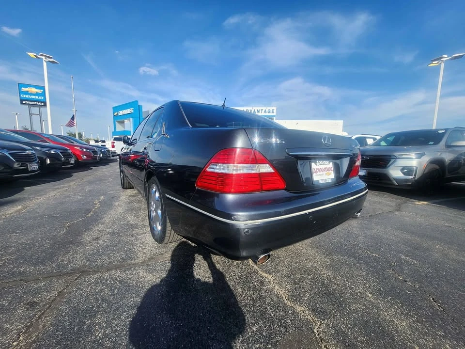 2005 Lexus LS 3rd Gen - Image 3 of 19