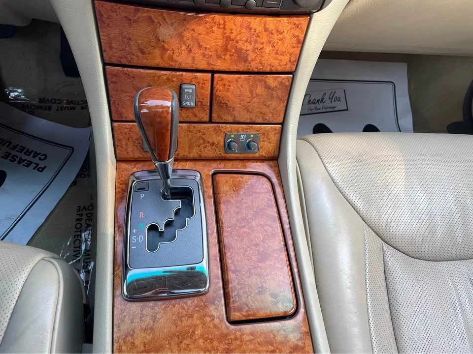 2005 Lexus LS 3rd Gen - Image 16 of 19