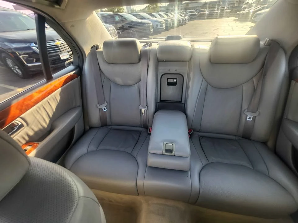 2005 Lexus LS 3rd Gen - Image 16 of 19