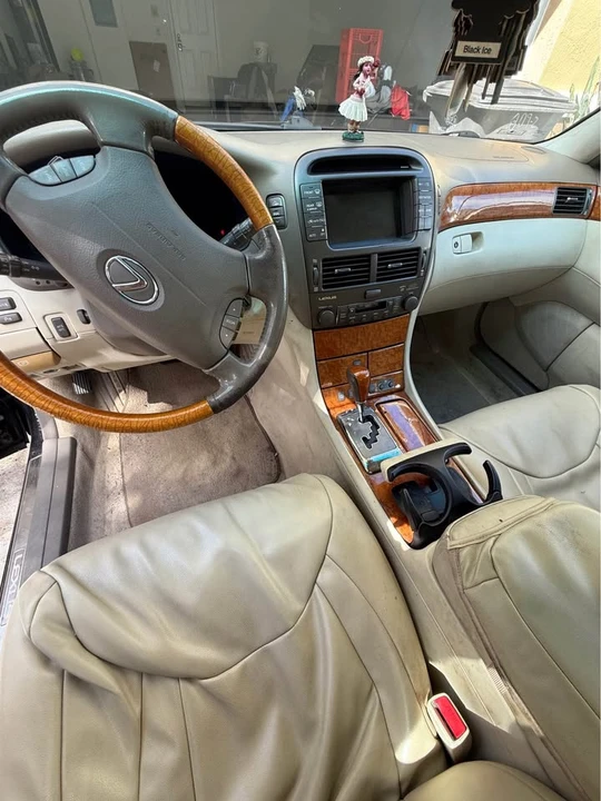 2005 Lexus LS 3rd Gen - Image 7 of 13