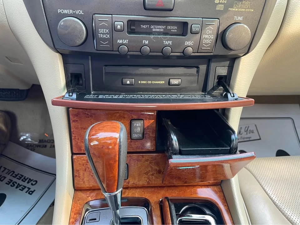 2005 Lexus LS 3rd Gen - Image 17 of 19