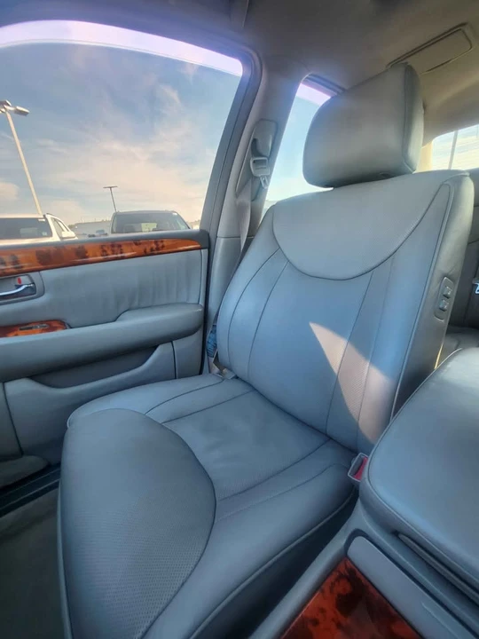 2005 Lexus LS 3rd Gen - Image 15 of 19