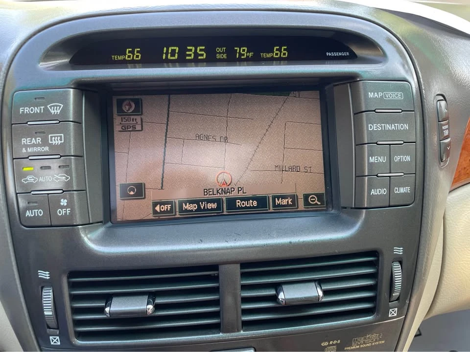 2005 Lexus LS 3rd Gen - Image 14 of 19