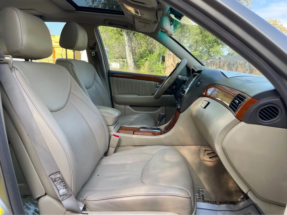 2005 Lexus LS 3rd Gen - Image 13 of 19