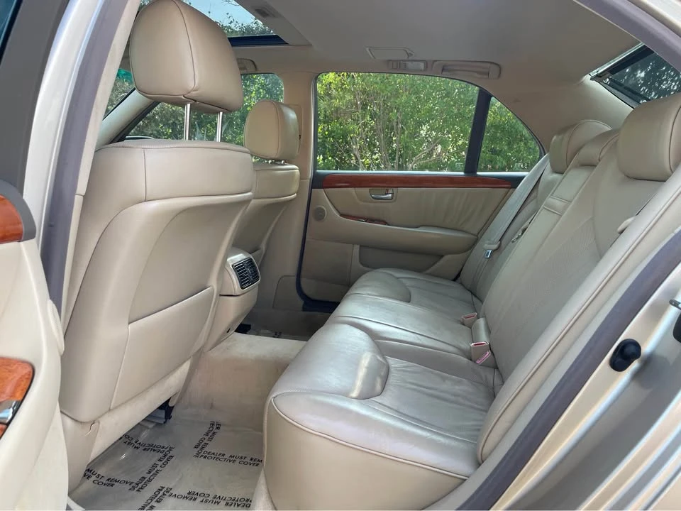 2005 Lexus LS 3rd Gen - Image 9 of 19