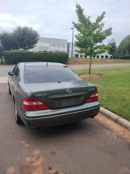 2005 Lexus LS 3rd Gen - Image 5 of 18