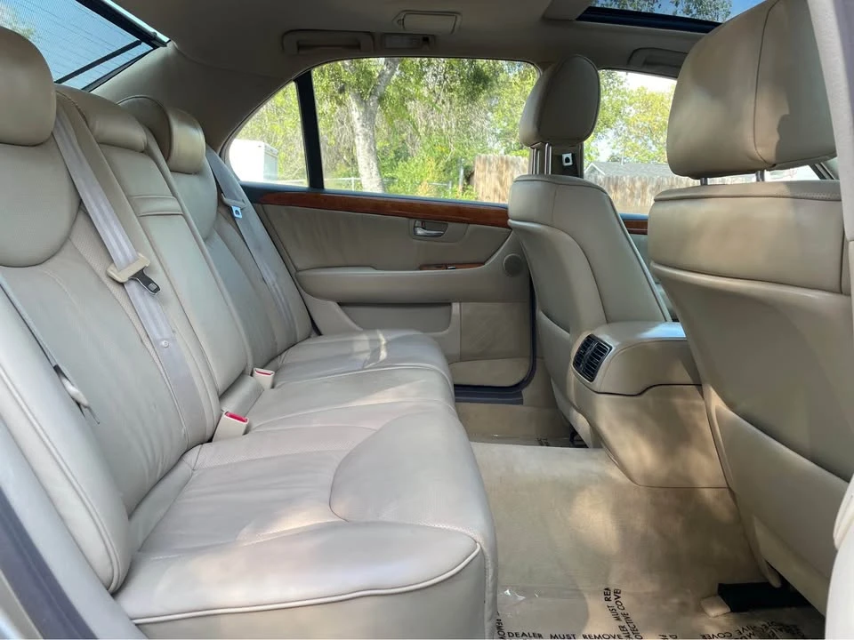 2005 Lexus LS 3rd Gen - Image 10 of 19