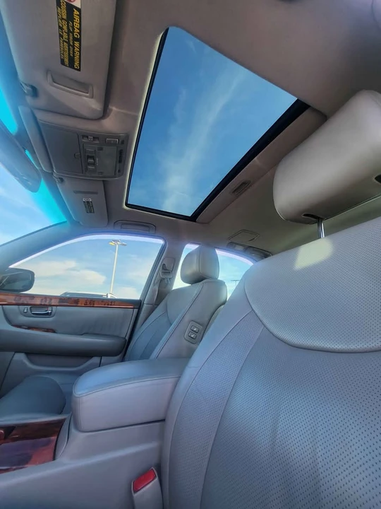 2005 Lexus LS 3rd Gen - Image 10 of 19