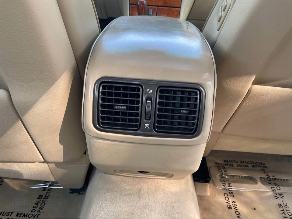 2005 Lexus LS 3rd Gen - Image 11 of 19