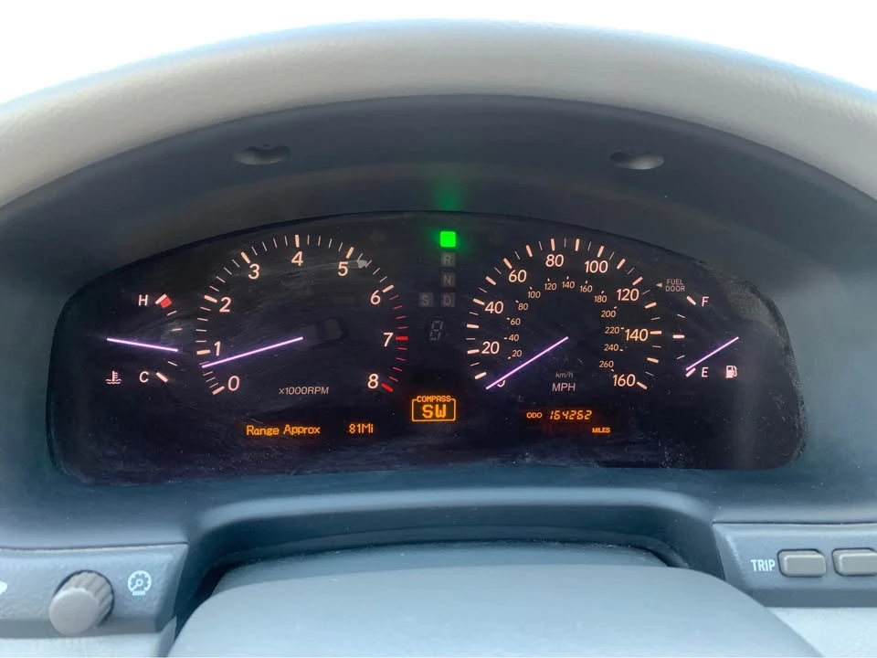 2005 Lexus LS 3rd Gen - Image 9 of 10