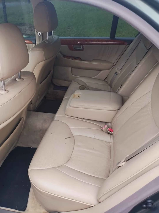 2005 Lexus LS 3rd Gen - Image 7 of 18