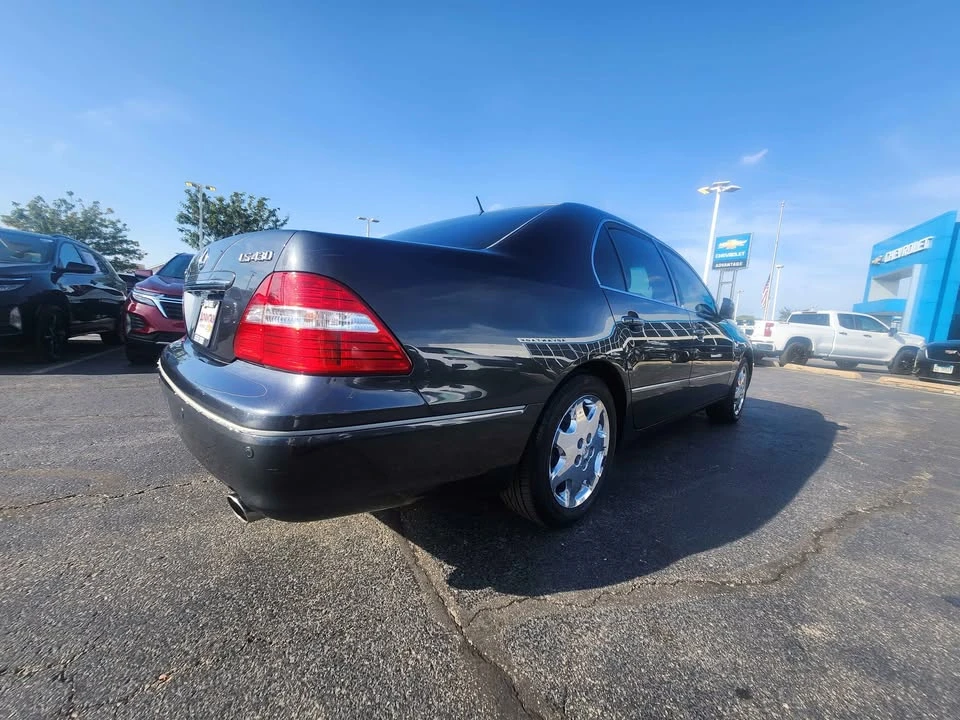 2005 Lexus LS 3rd Gen - Image 5 of 19
