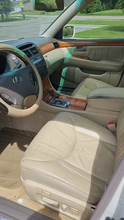 2005 Lexus LS 3rd Gen - Image 6 of 9
