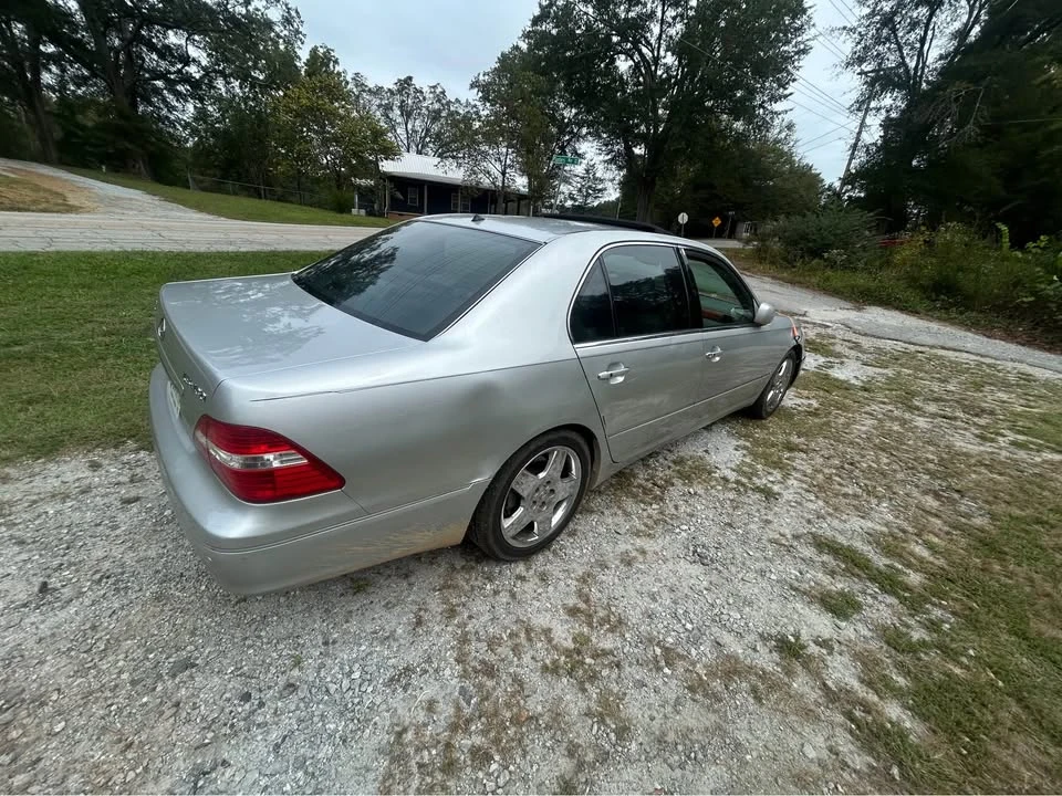2005 Lexus LS 3rd Gen - Image 2 of 14