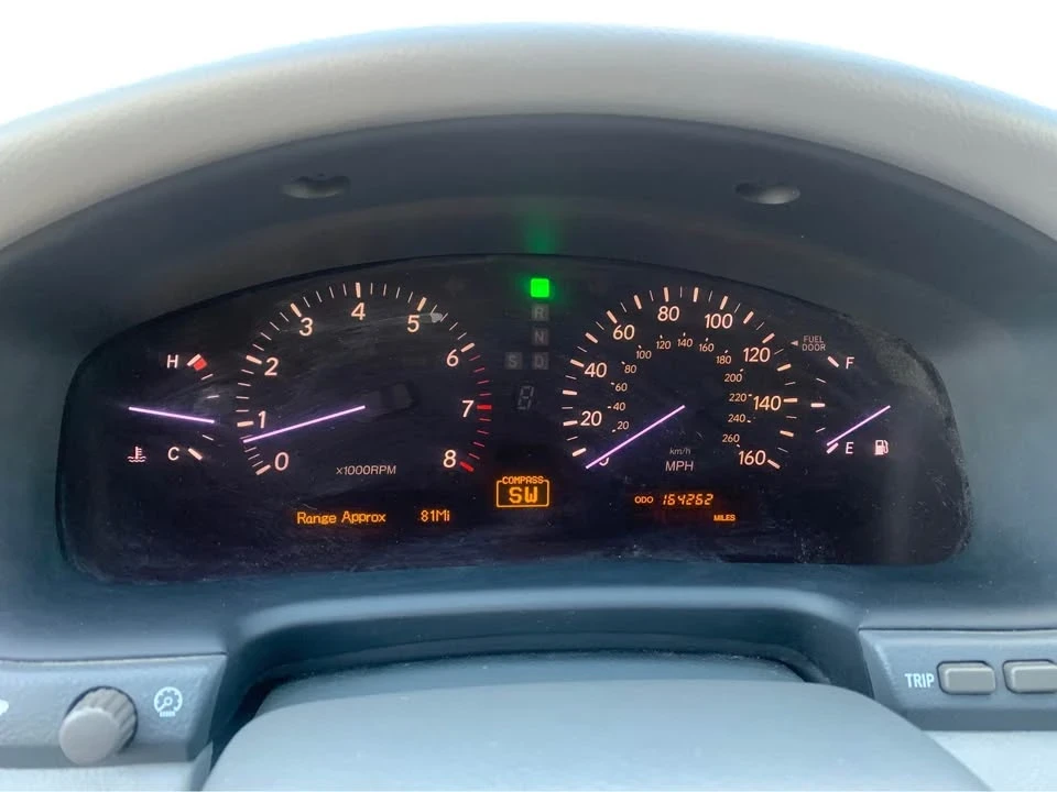2005 Lexus LS 3rd Gen - Image 9 of 10