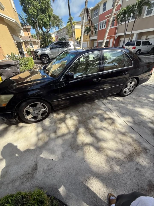 2005 Lexus LS 3rd Gen - Image 2 of 13