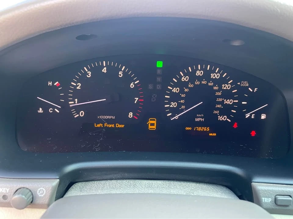 2005 Lexus LS 3rd Gen - Image 19 of 19