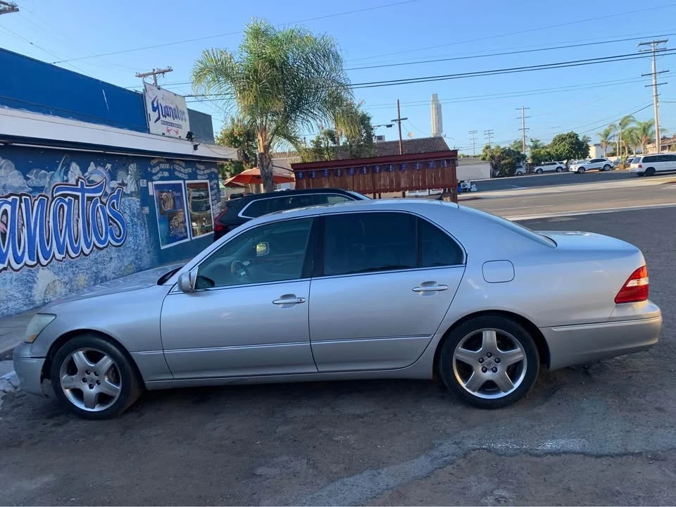 2005 Lexus LS 3rd Gen - Image 2 of 10