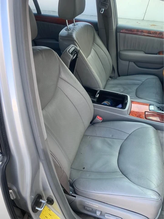 2005 Lexus LS 3rd Gen - Image 7 of 10