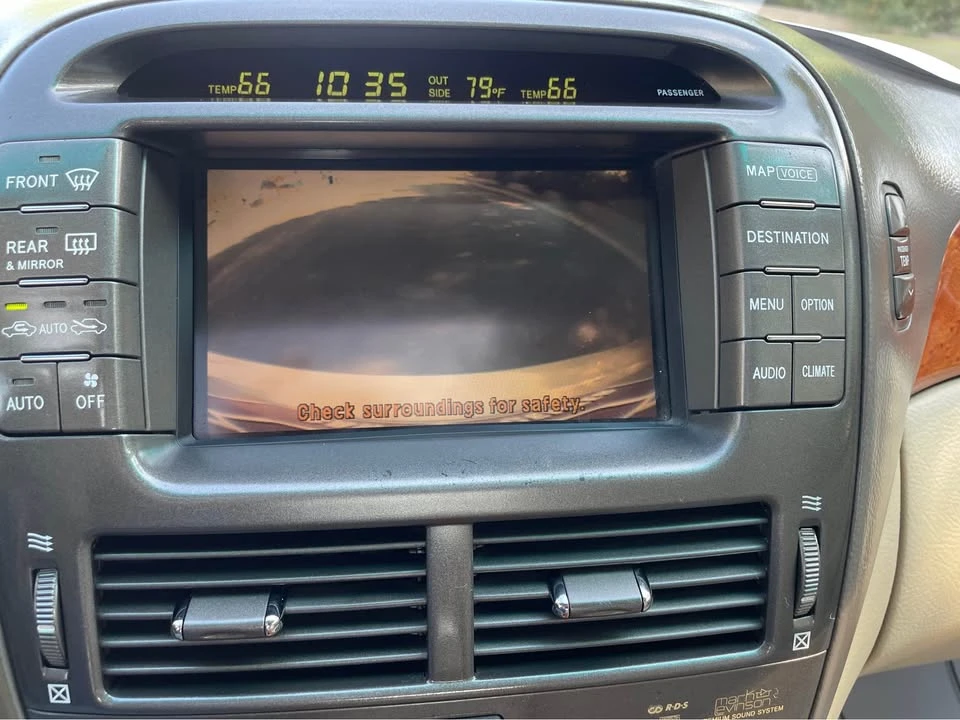 2005 Lexus LS 3rd Gen - Image 15 of 19