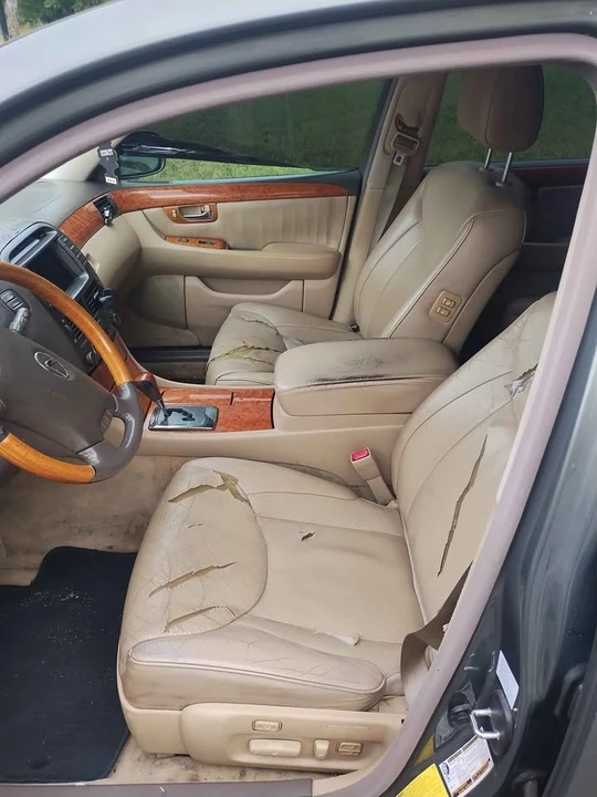 2005 Lexus LS 3rd Gen - Image 6 of 18