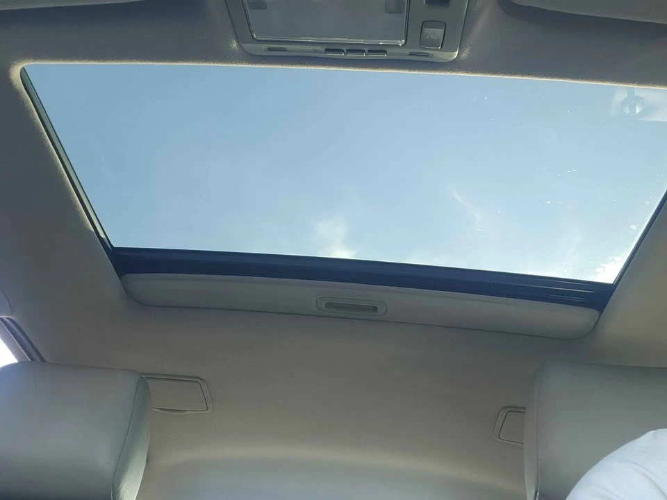 2005 Lexus LS 3rd Gen - Image 19 of 19