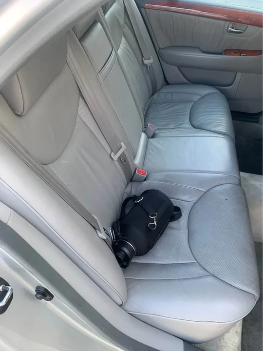 2005 Lexus LS 3rd Gen - Image 8 of 10