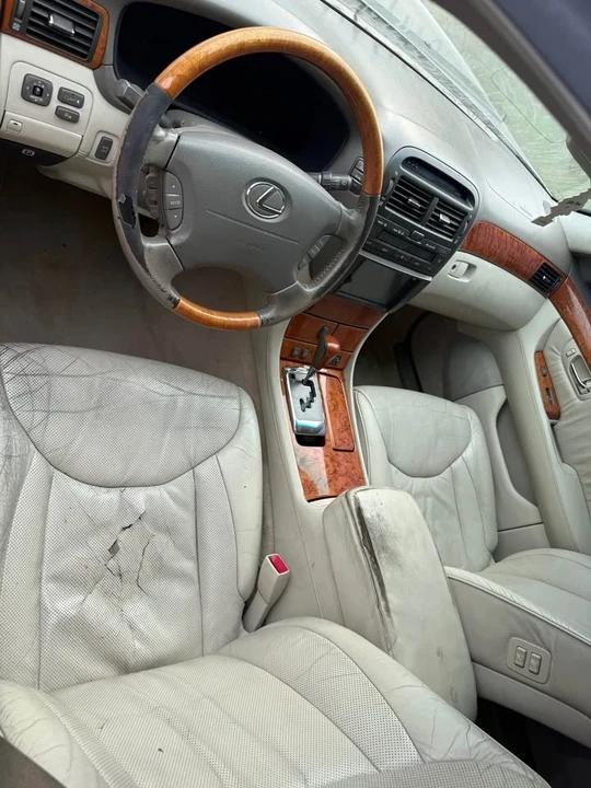 2005 Lexus LS 3rd Gen - Image 4 of 8
