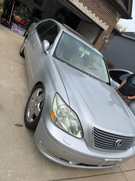 2005 Lexus LS 3rd Gen - Image 6 of 8