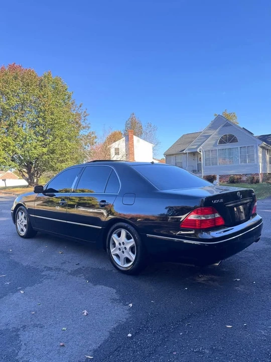 2005 Lexus LS 3rd Gen - Image 2 of 8