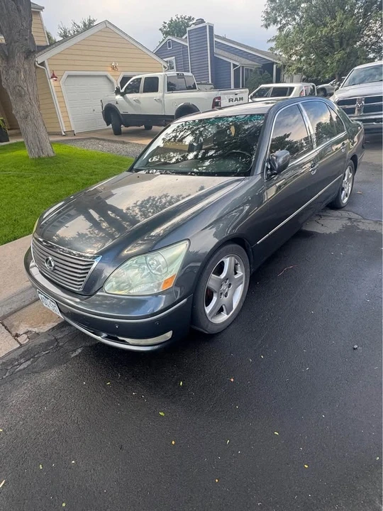 2005 Lexus LS 3rd Gen - Image 2 of 8