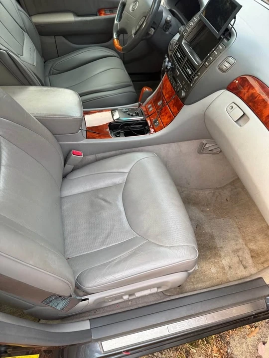 2005 Lexus LS 3rd Gen - Image 7 of 12