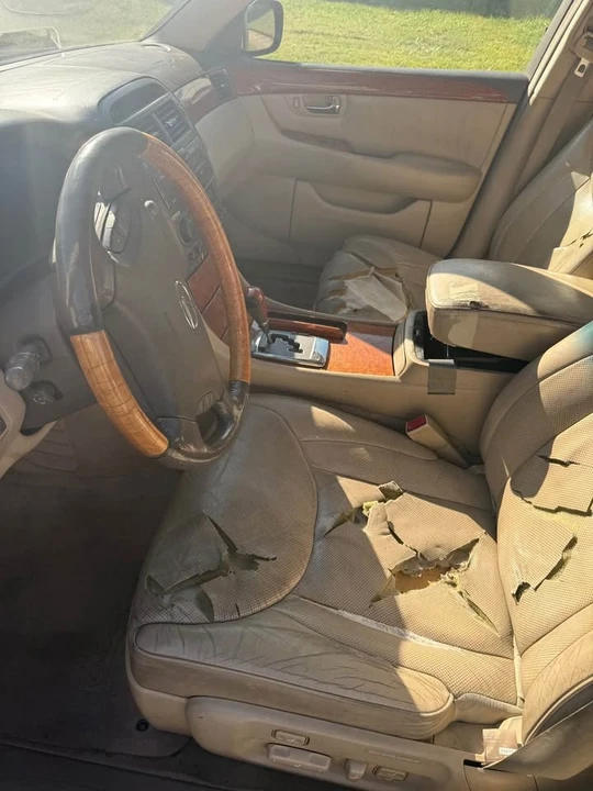 2005 Lexus LS 3rd Gen - Image 7 of 7