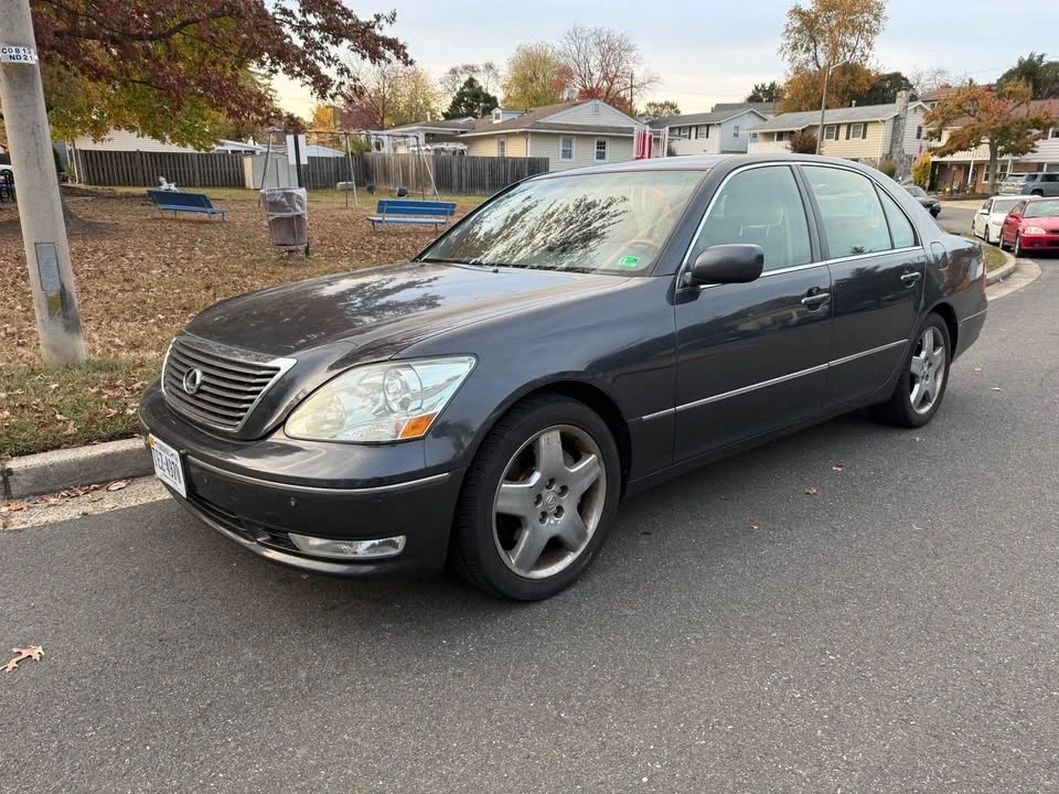 2005 Lexus LS 3rd Gen - Image 2 of 12