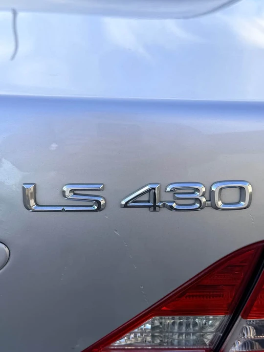 2005 Lexus LS 3rd Gen - Image 6 of 15