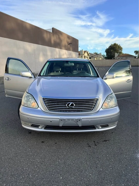 2005 Lexus LS 3rd Gen - Image 2 of 15