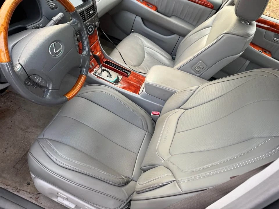 2005 Lexus LS 3rd Gen - Image 6 of 12