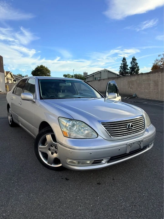 2005 Lexus LS 3rd Gen - Image 4 of 15