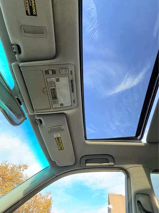 2005 Lexus LS 3rd Gen - Image 15 of 15