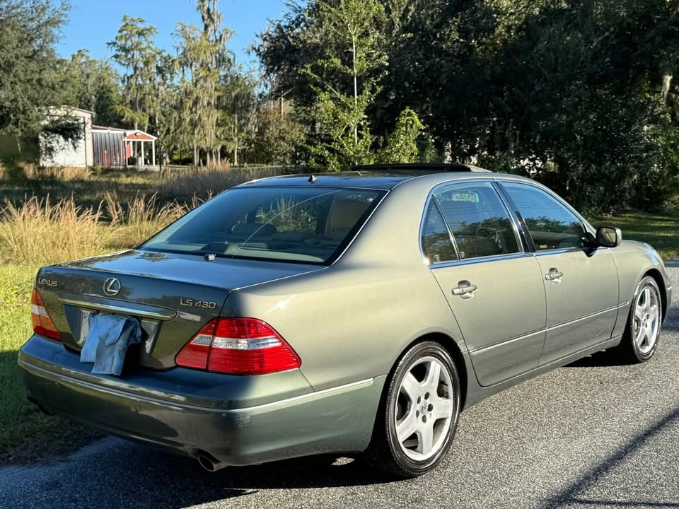 2005 Lexus LS 3rd Gen - Image 9 of 20