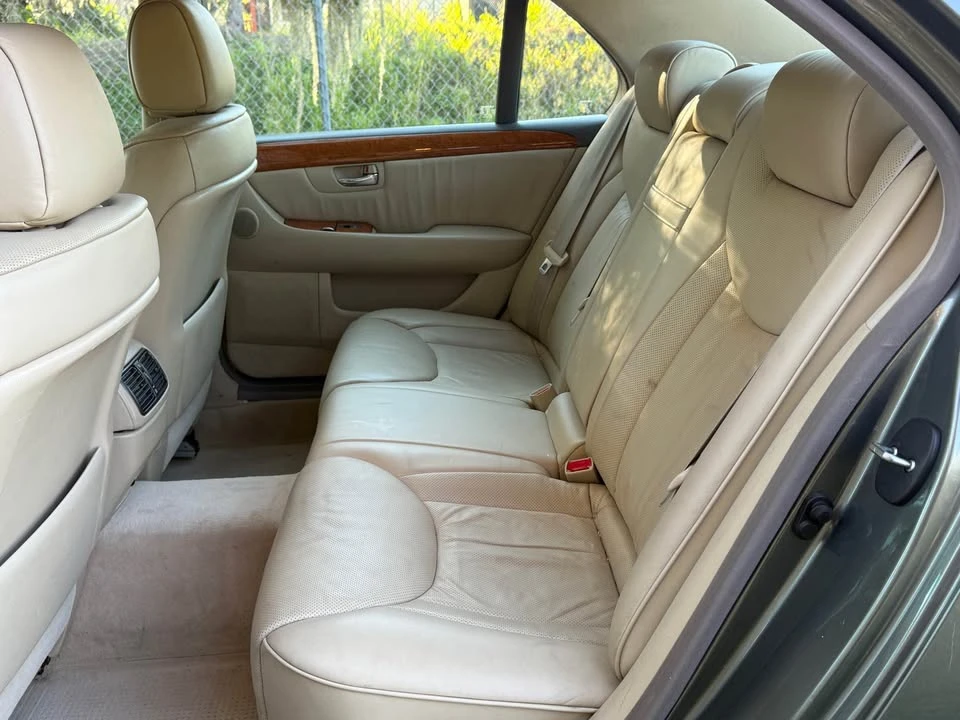2005 Lexus LS 3rd Gen - Image 14 of 20