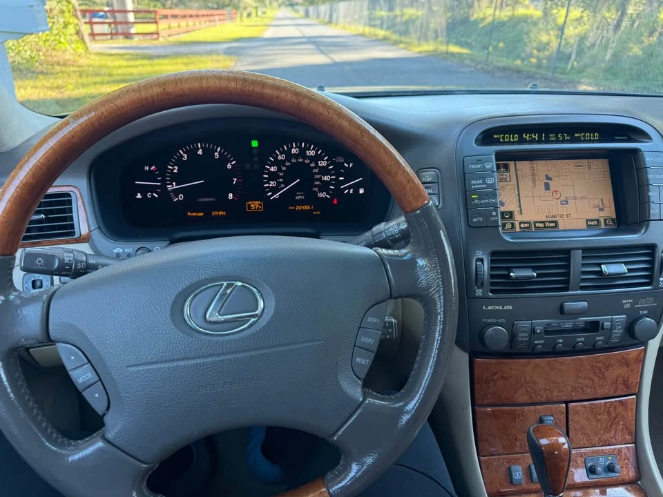 2005 Lexus LS 3rd Gen - Image 20 of 20