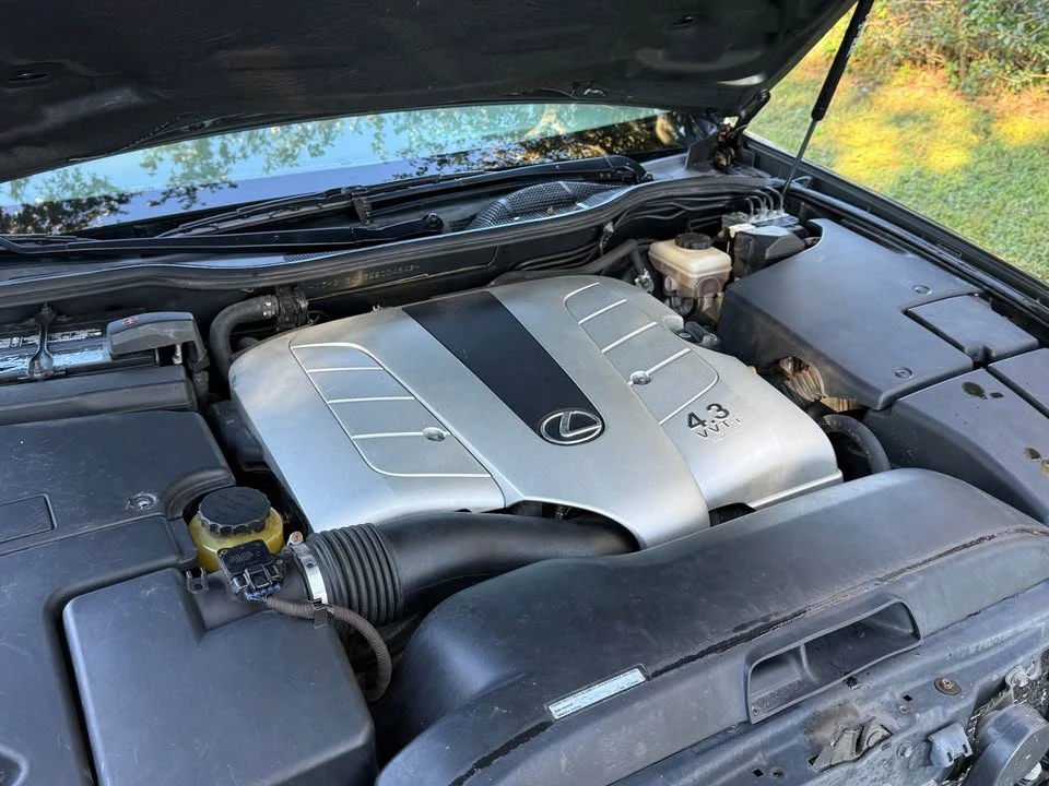 2005 Lexus LS 3rd Gen - Image 19 of 20