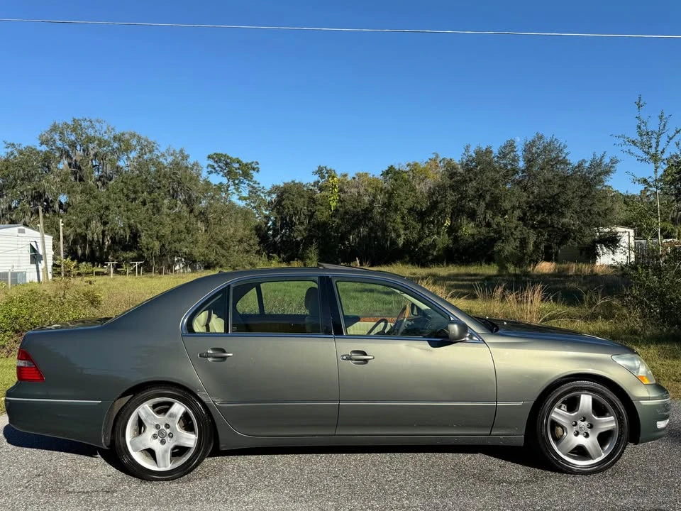 2005 Lexus LS 3rd Gen - Image 12 of 20